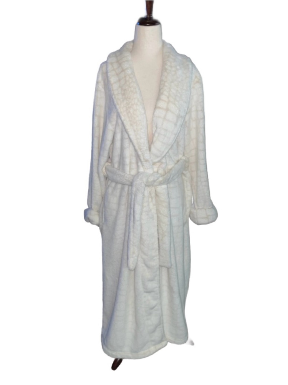 Kay Anna ~ Women’s Small ~ White W/ Pink Checkered ~ Soft Plush Robe